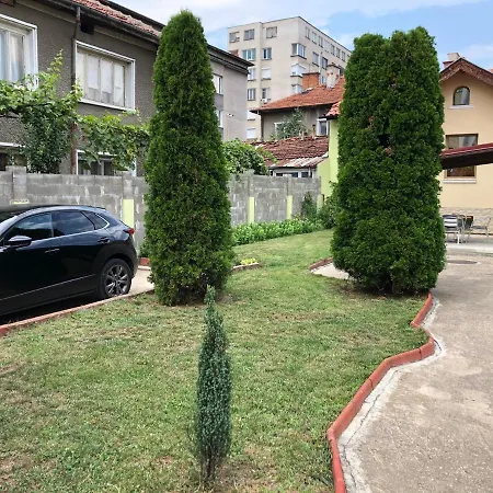 House Alex منزل للإقامة *